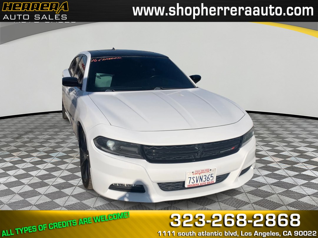 2016 Dodge Charger SXT's photo