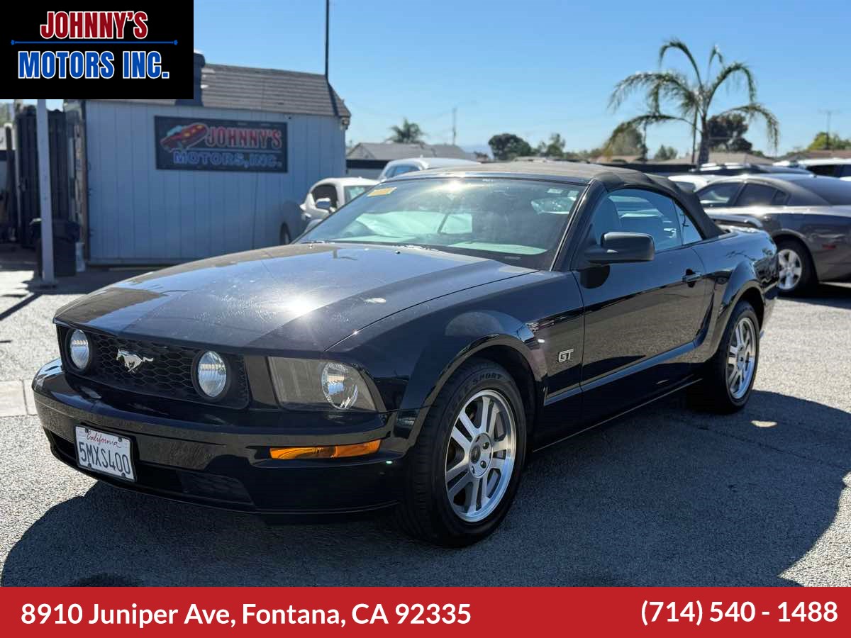 2005 Ford Mustang GT Deluxe