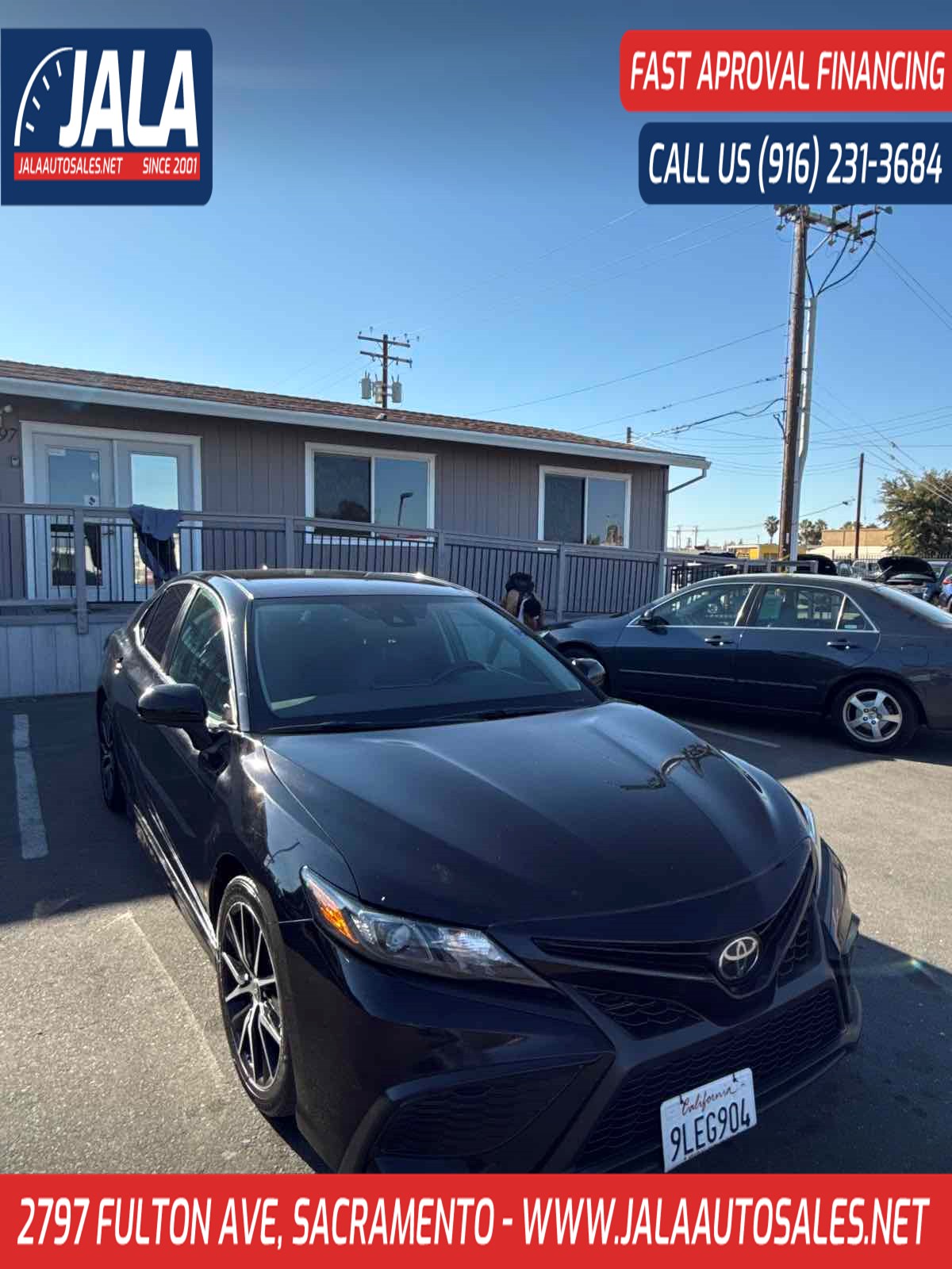 2021 Toyota Camry SE's photo