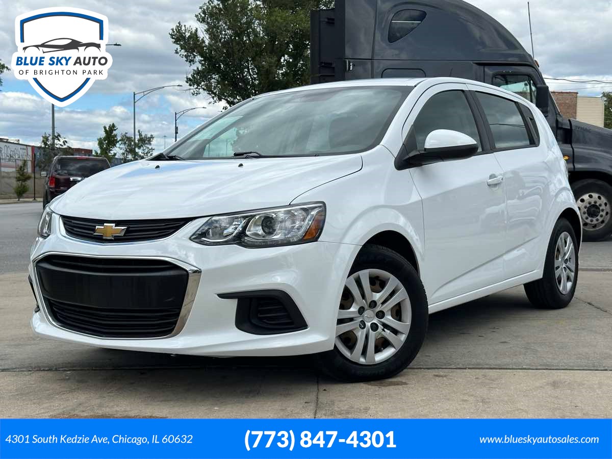 2019 Chevrolet Sonic 1FL's photo