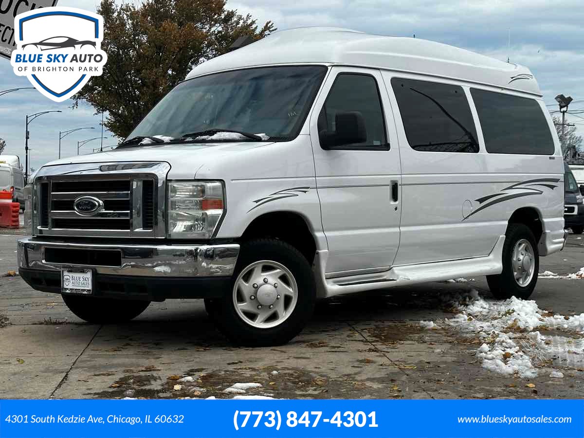 2009 Ford E-Series Econoline Wagon XLT's photo