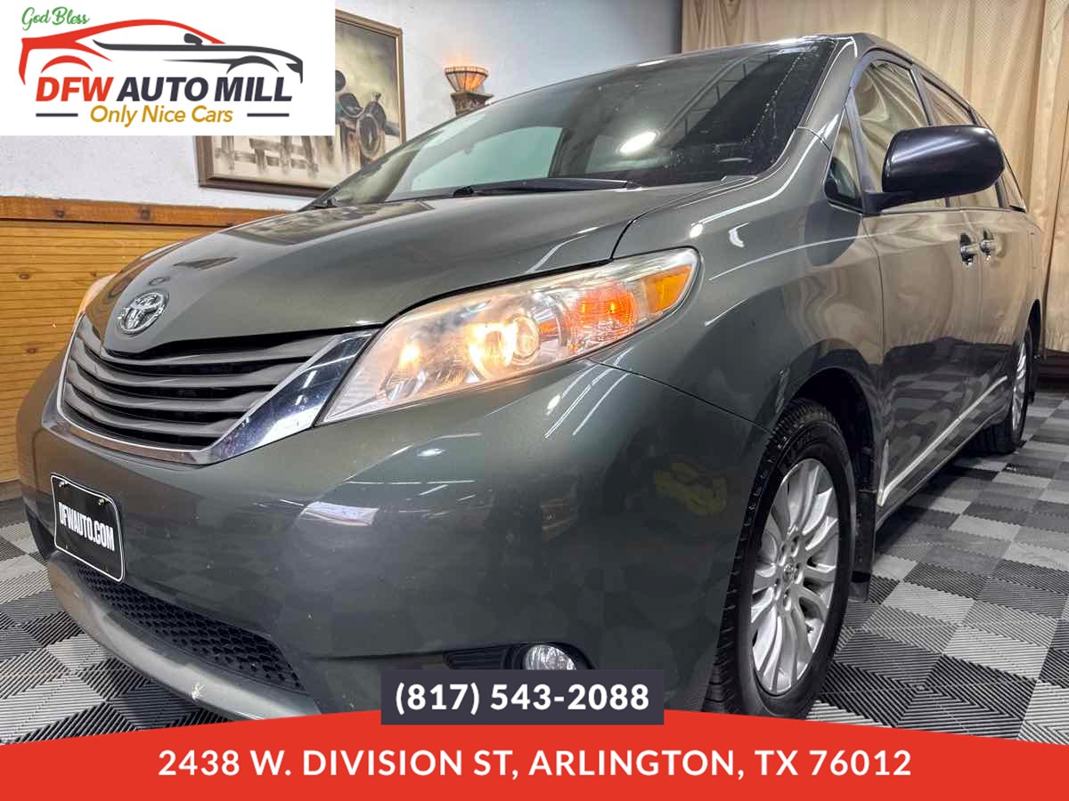 2012 Toyota Sienna XLE's photo