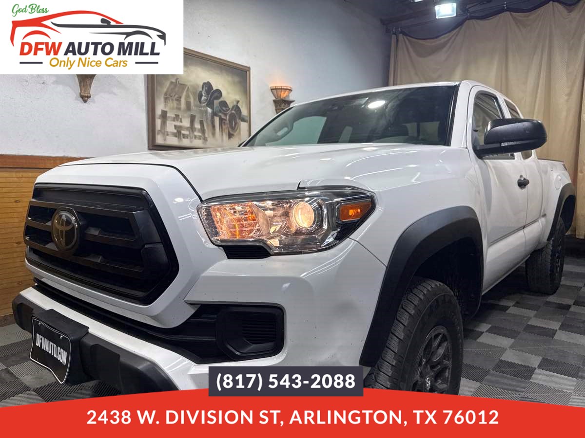 2020 Toyota Tacoma SR's photo