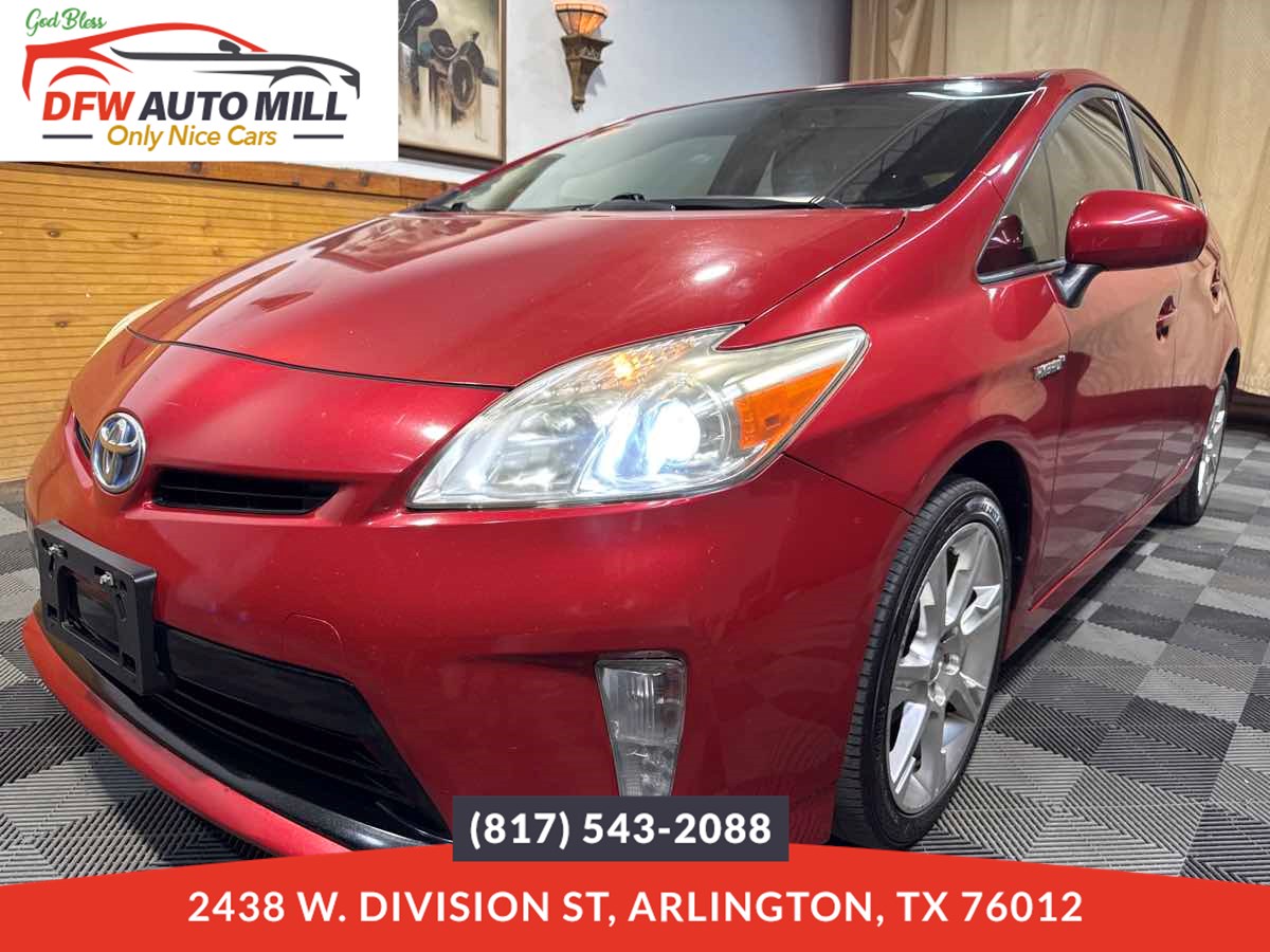 2013 Toyota Prius Four's photo