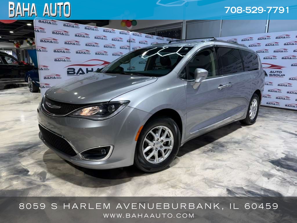 2020 Chrysler Pacifica Touring L's photo