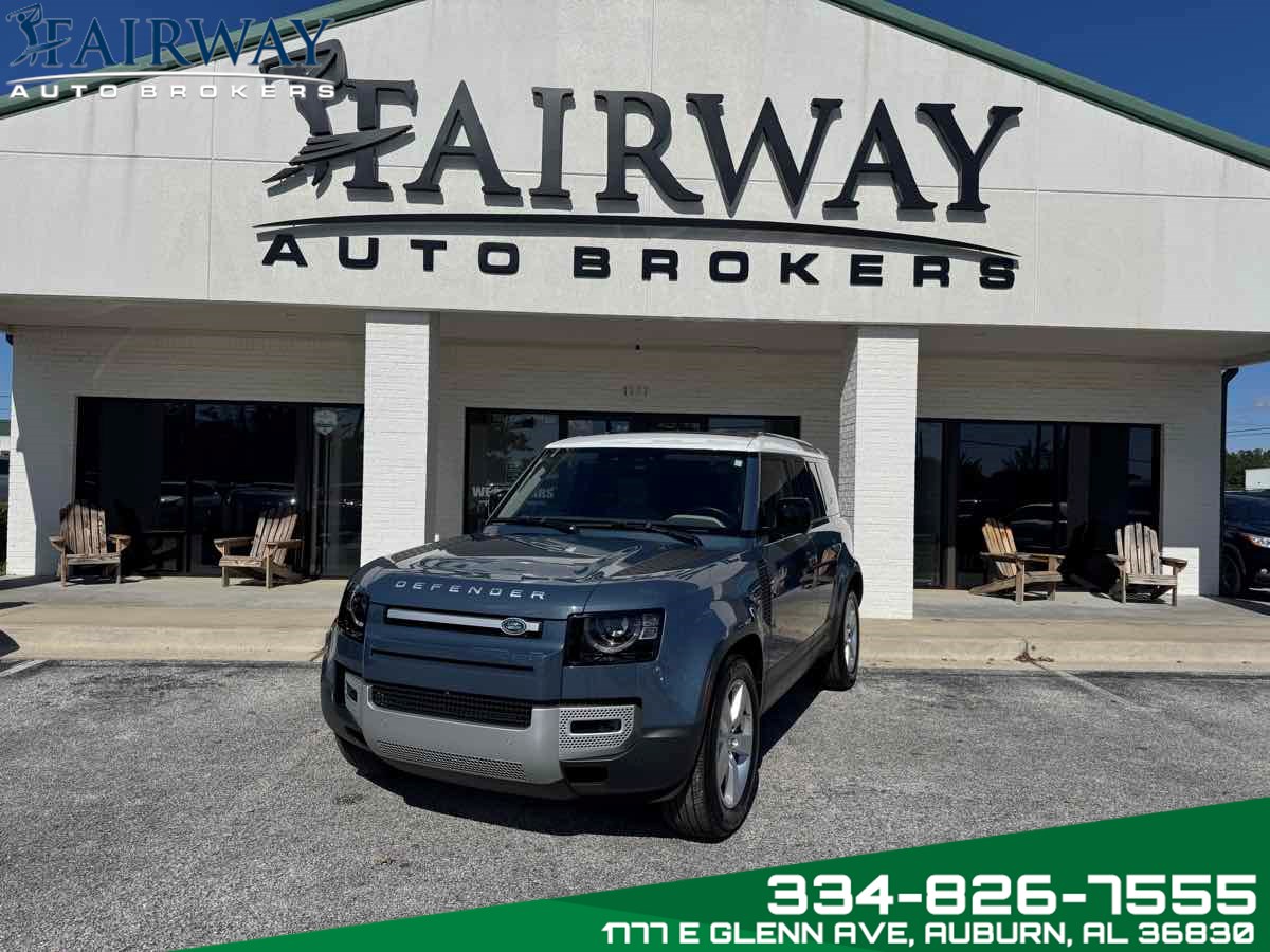 2023 Land Rover Defender SE's photo