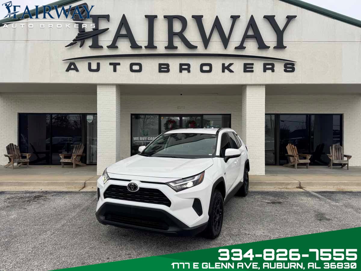 2022 Toyota RAV4 XLE's photo