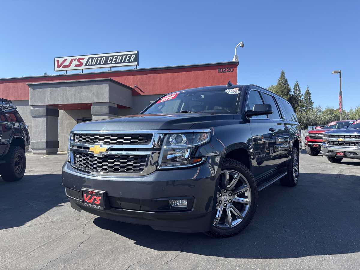 2019 Chevrolet Suburban LT's photo