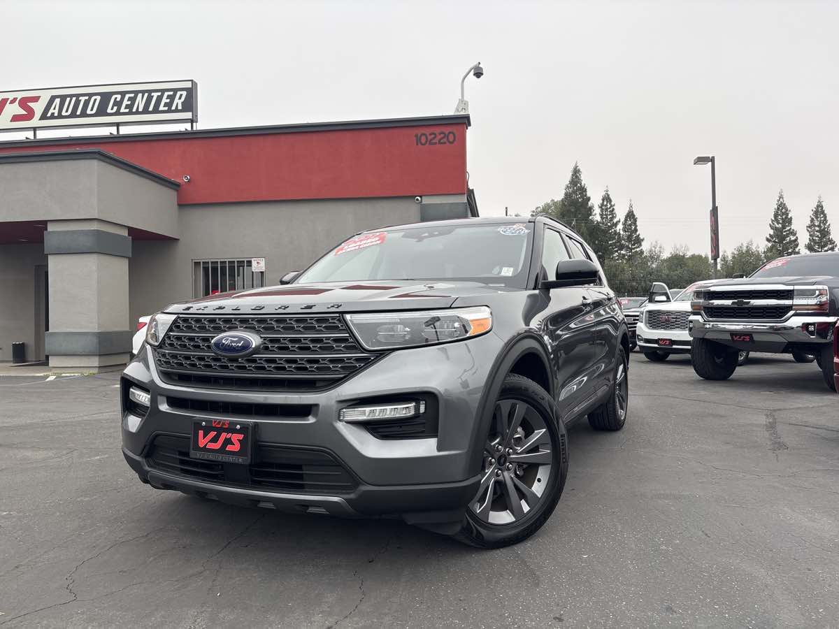 2022 Ford Explorer XLT's photo
