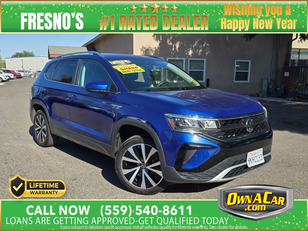 2024 Volkswagen Taos SE's photo