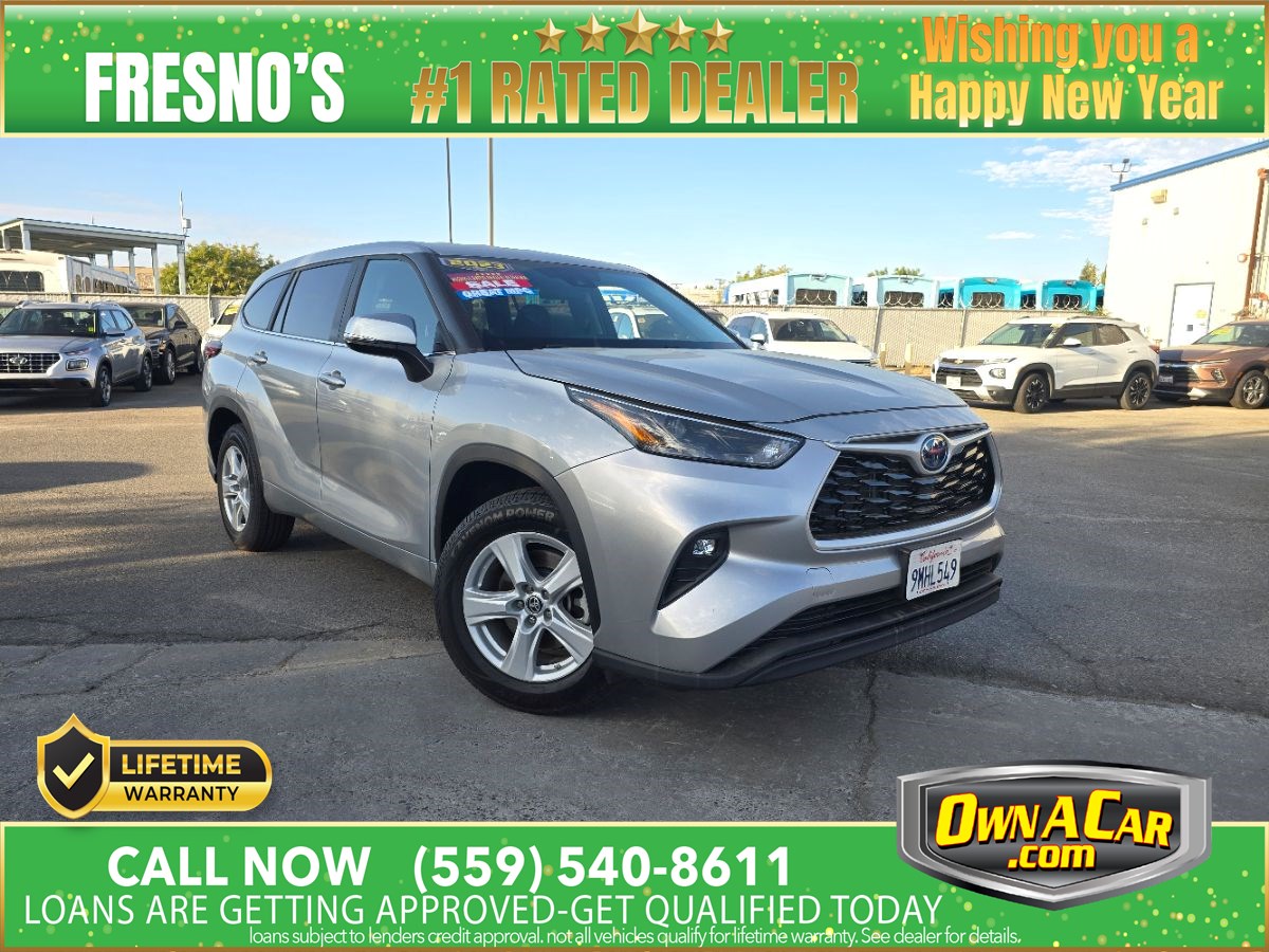 2023 Toyota Highlander LE's photo