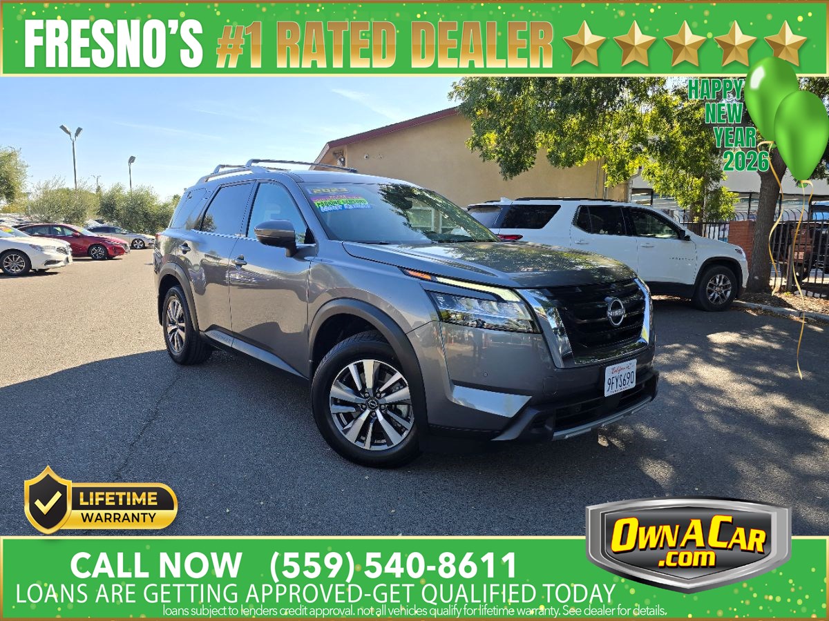 2023 Nissan Pathfinder SL's photo