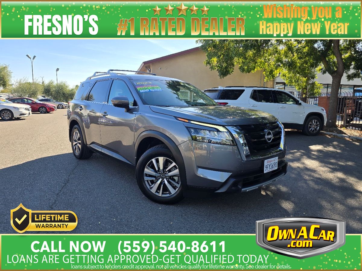 2023 Nissan Pathfinder SL's photo