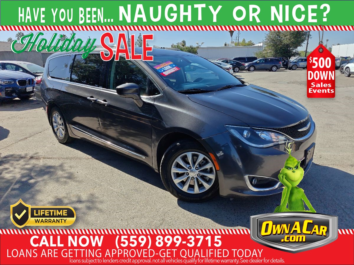 2019 Chrysler Pacifica Touring L's photo