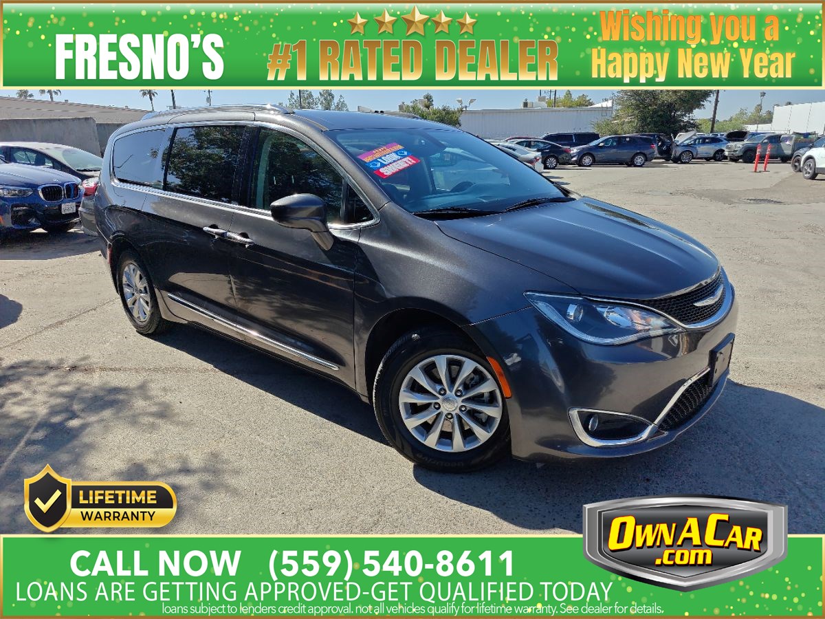 2019 Chrysler Pacifica Touring L's photo