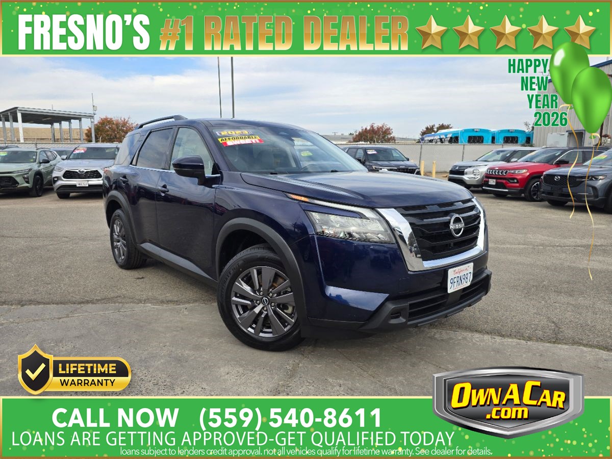 2023 Nissan Pathfinder SV's photo