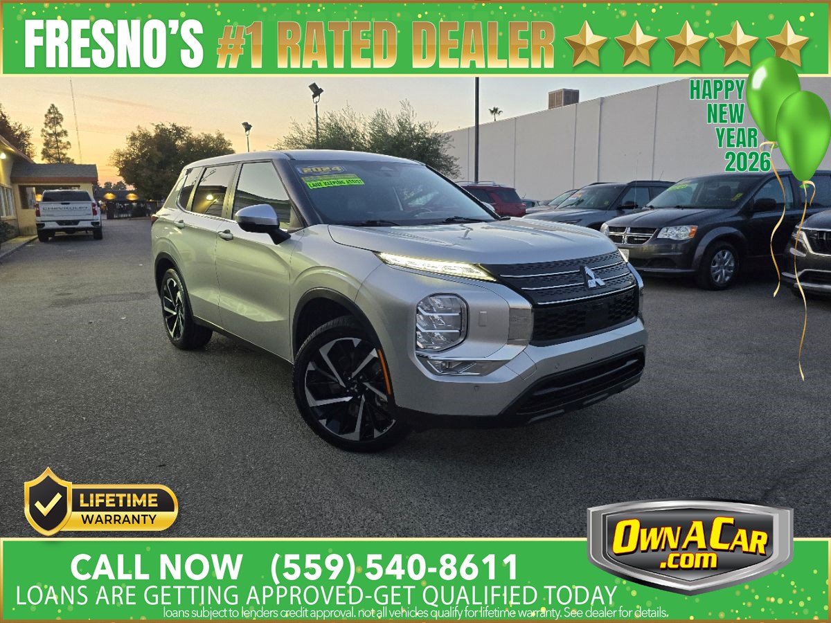 2024 Mitsubishi Outlander SE's photo