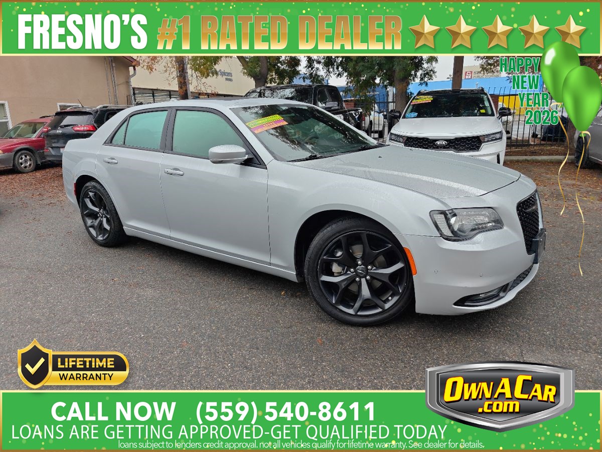 2023 Chrysler 300 S's photo