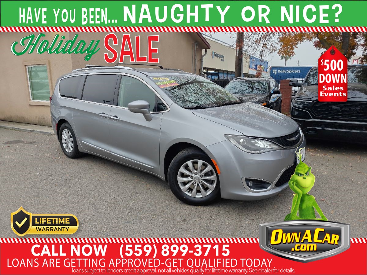 2018 Chrysler Pacifica Touring L's photo