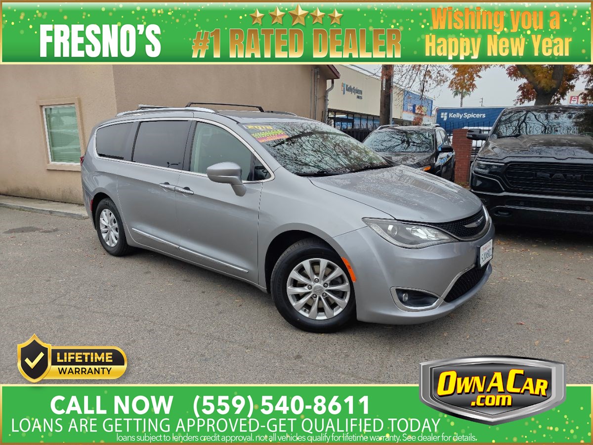 2018 Chrysler Pacifica Touring L's photo