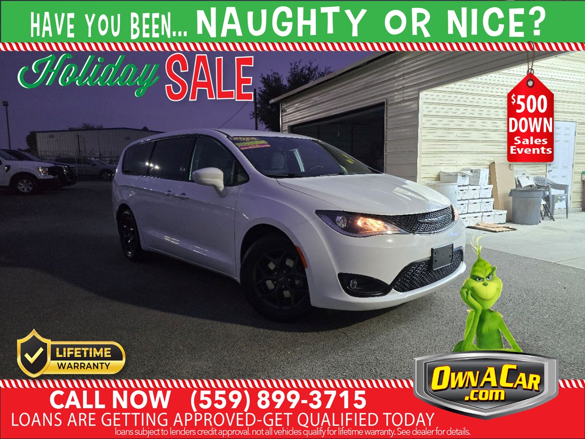 2020 Chrysler Pacifica Touring's photo