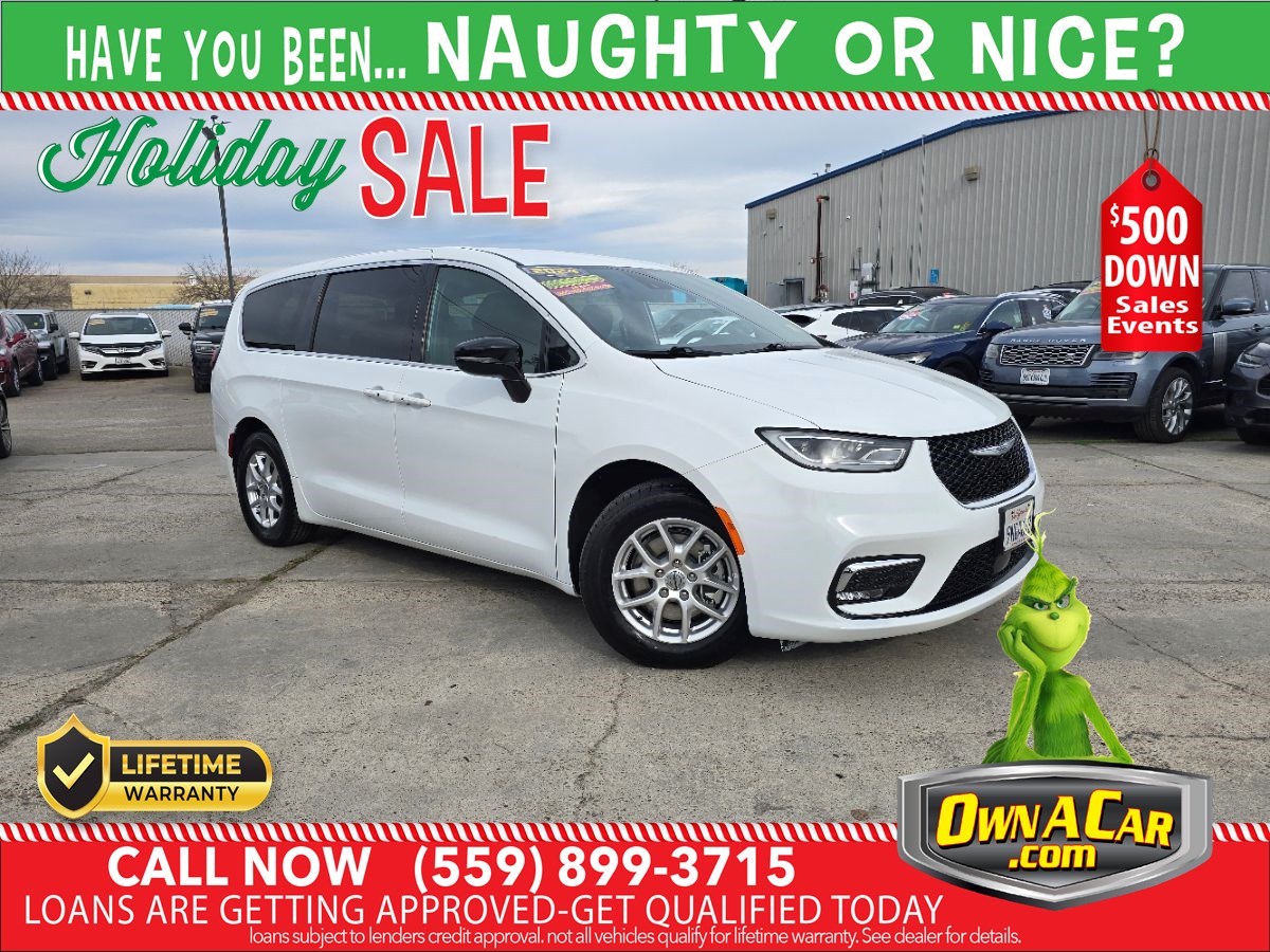 2024 Chrysler Pacifica Touring's photo