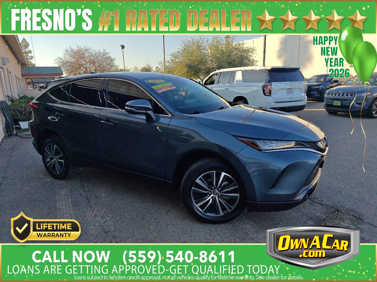 2022 Toyota Venza LE's photo