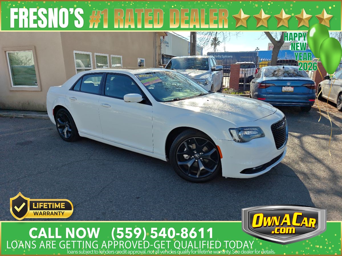 2023 Chrysler 300 S's photo