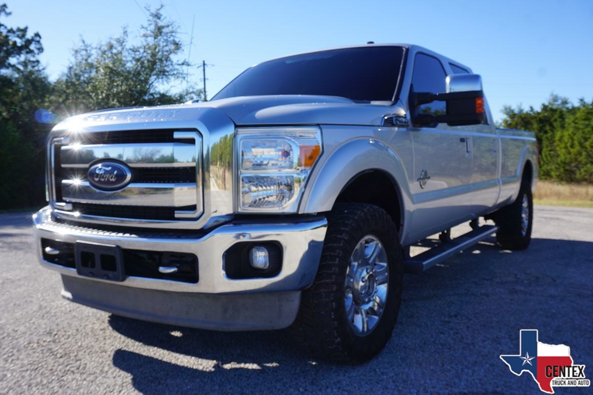 2012 Ford F-350 Super Duty Lariat's photo
