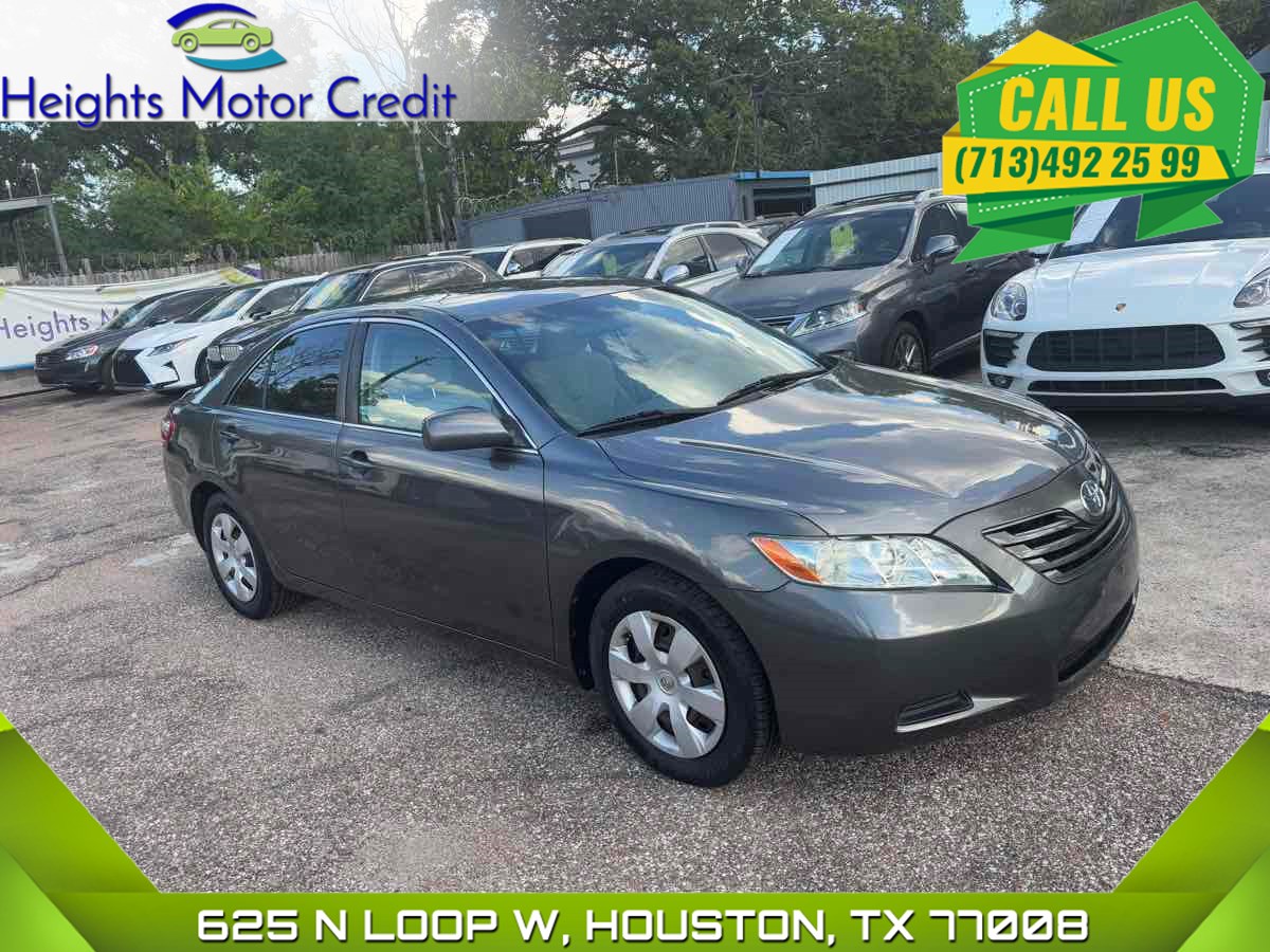 2009 Toyota Camry LE's photo