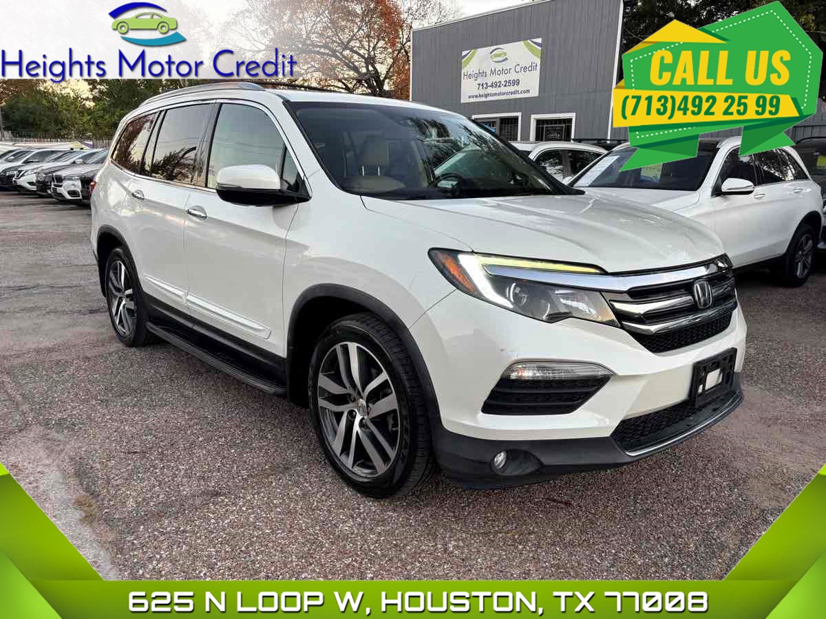 2017 Honda Pilot Elite's photo