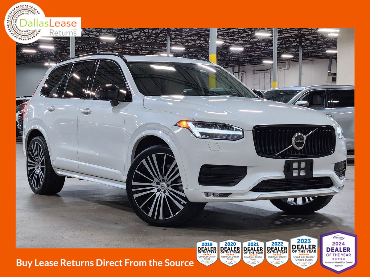 2021 Volvo XC90 Momentum's photo