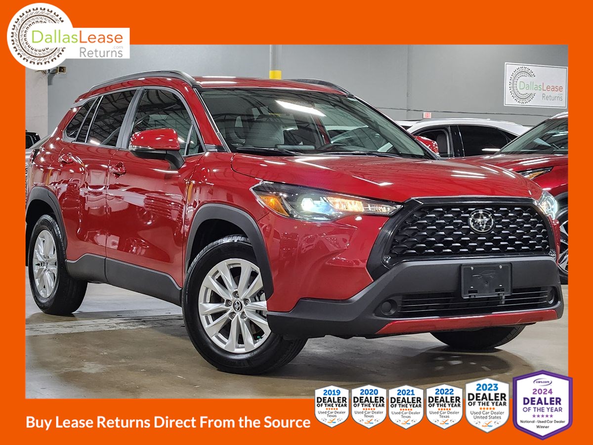 2023 Toyota Corolla Cross LE's photo