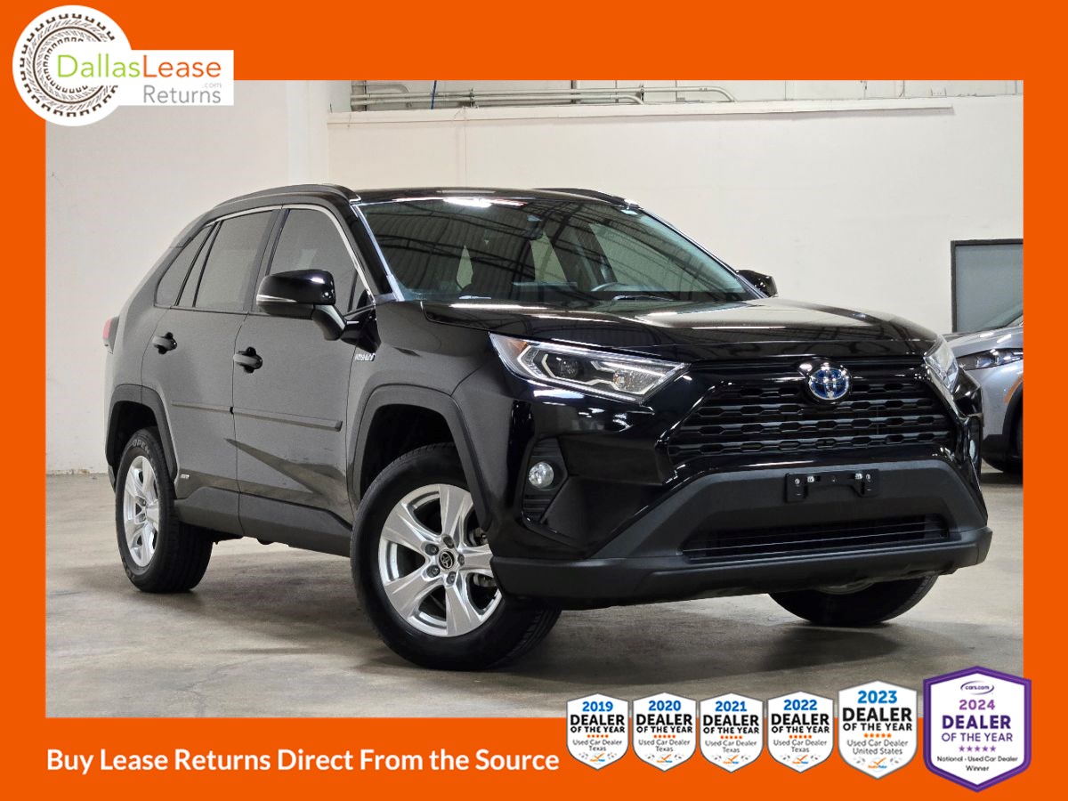 2021 Toyota RAV4 XLE's photo