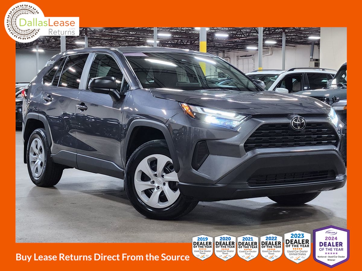 2023 Toyota RAV4 LE's photo