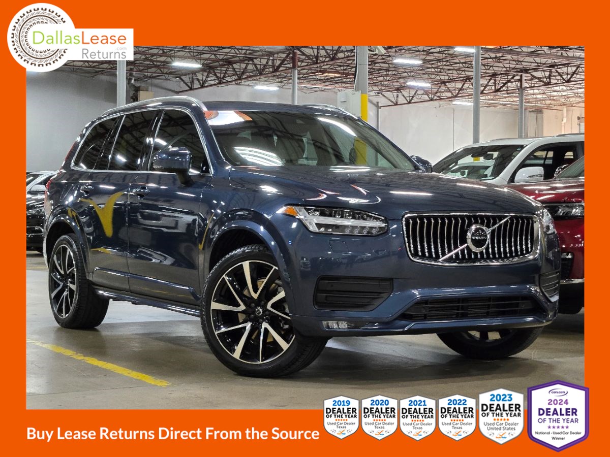 2022 Volvo XC90 Momentum's photo