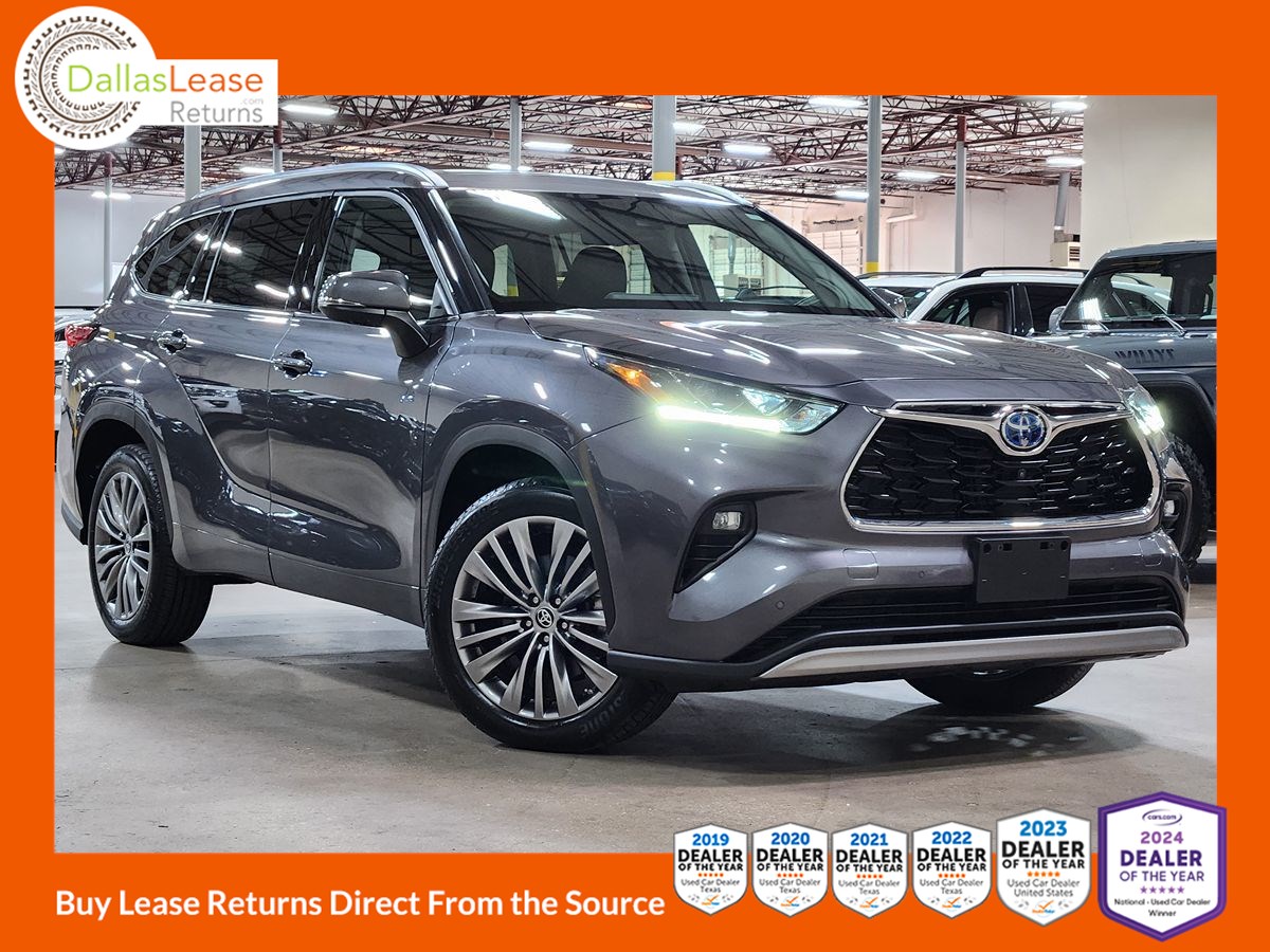 2022 Toyota Highlander Platinum's photo