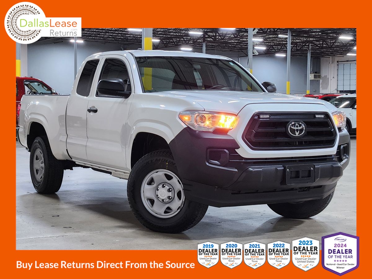 2022 Toyota Tacoma SR's photo