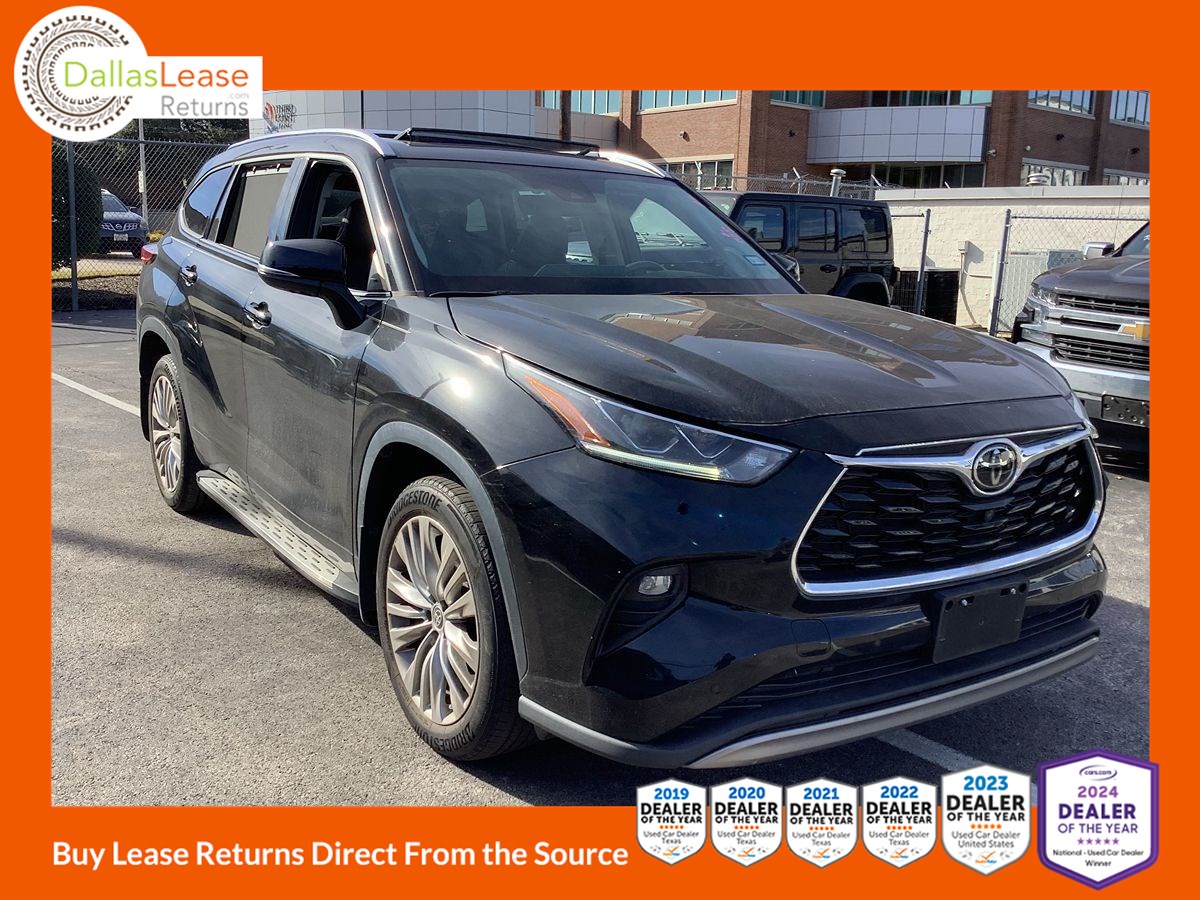 2022 Toyota Highlander Platinum's photo
