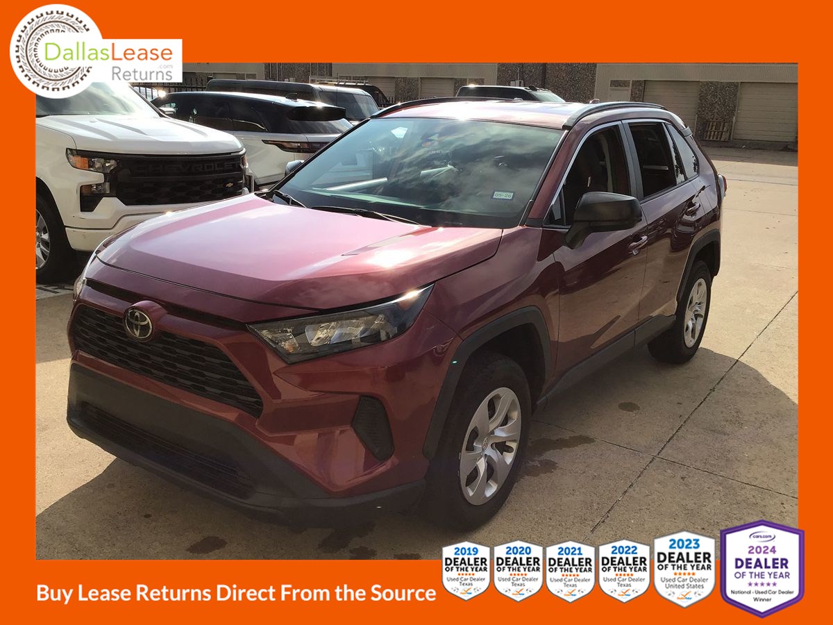 2021 Toyota RAV4 LE's photo