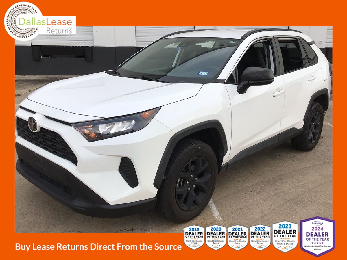 2021 Toyota RAV4 LE's photo