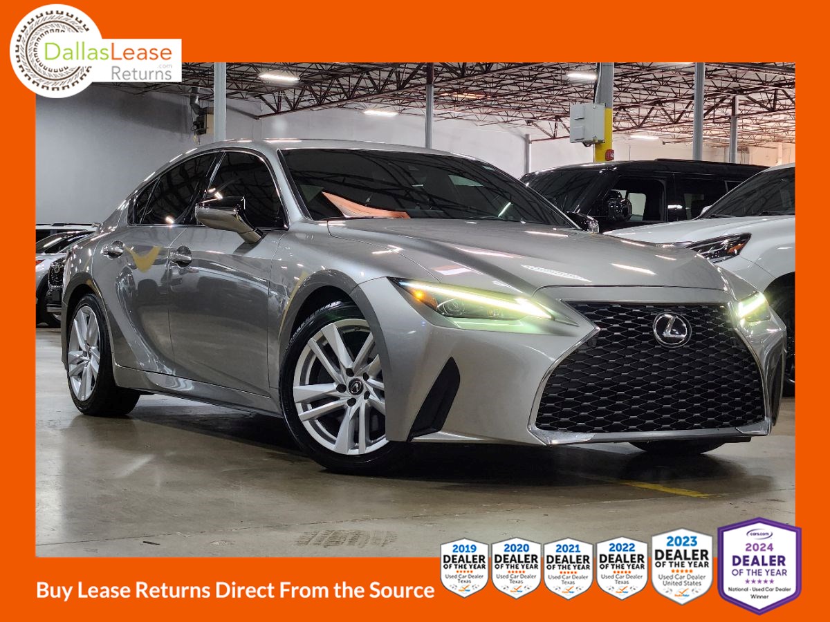 2022 Lexus IS 300's photo