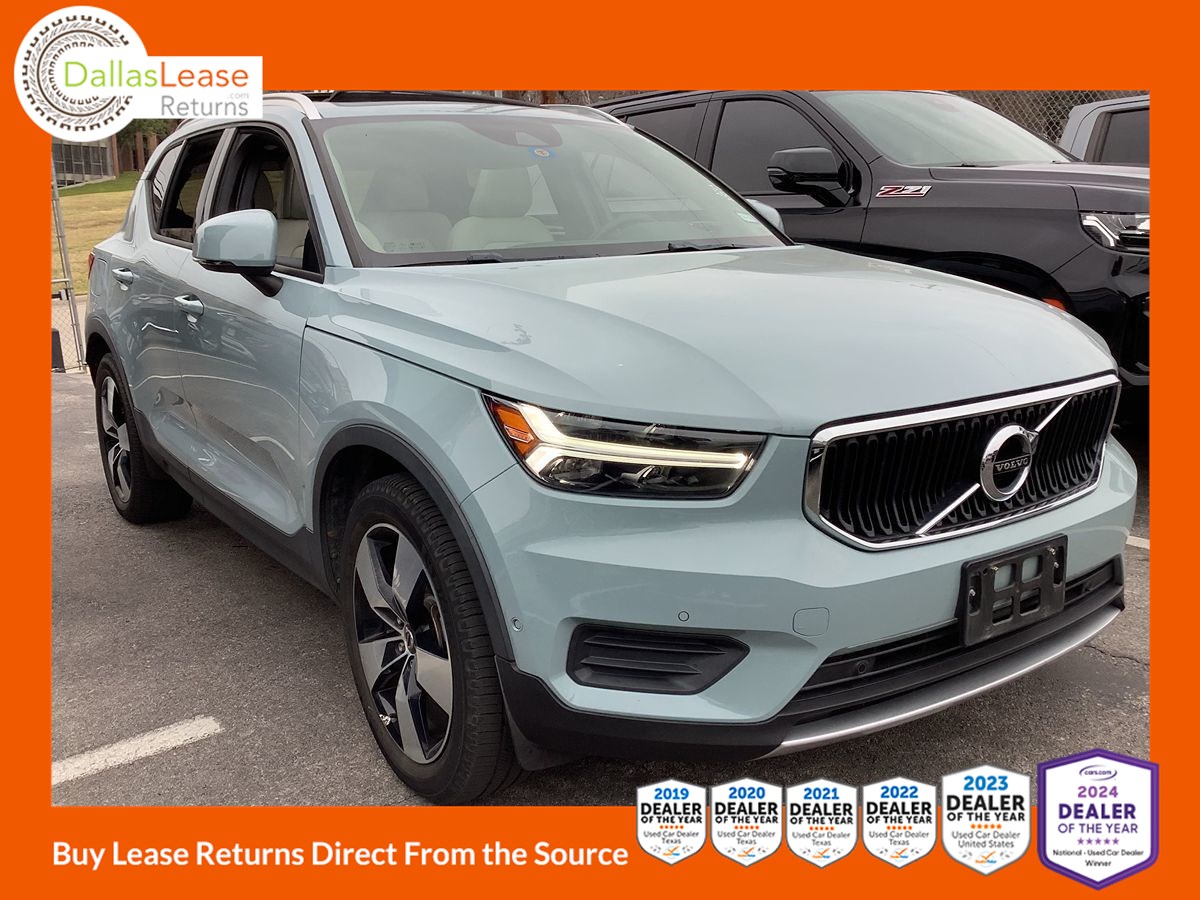 2019 Volvo XC40 Momentum's photo