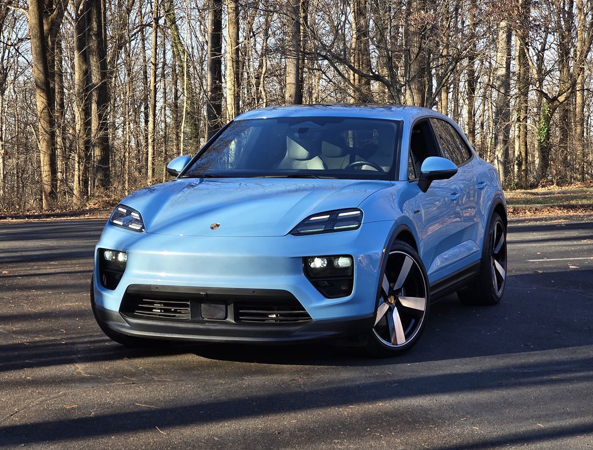 2024 Porsche Macan Base's photo