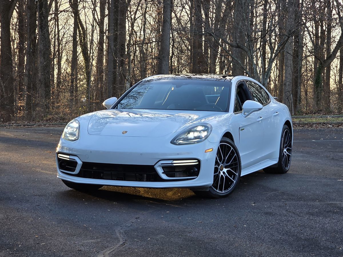 2021 Porsche Panamera 4S E-Hybrid's photo