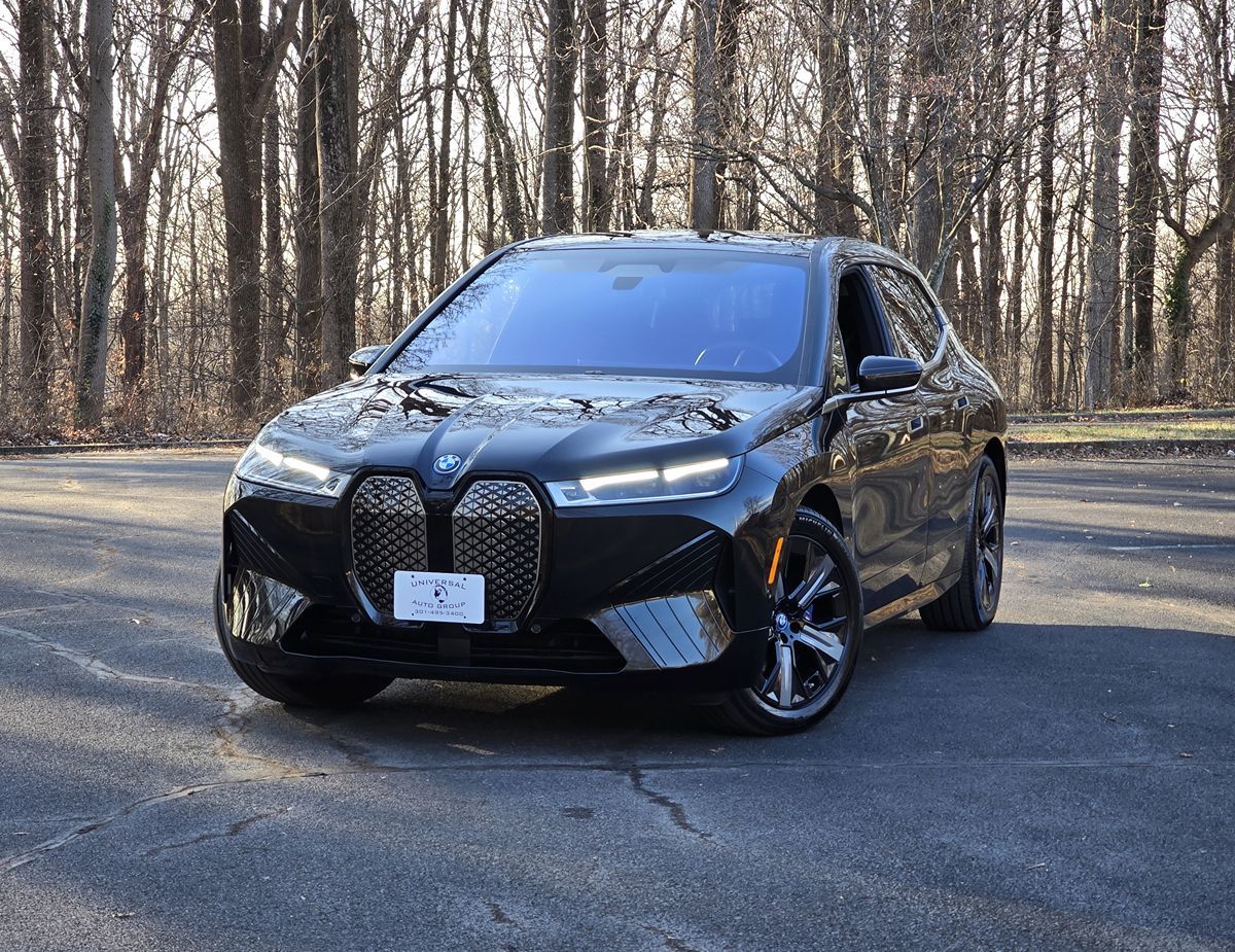 2023 BMW iX Base's photo