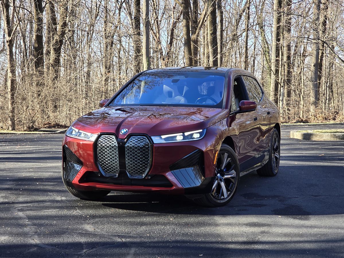 2024 BMW iX Base's photo