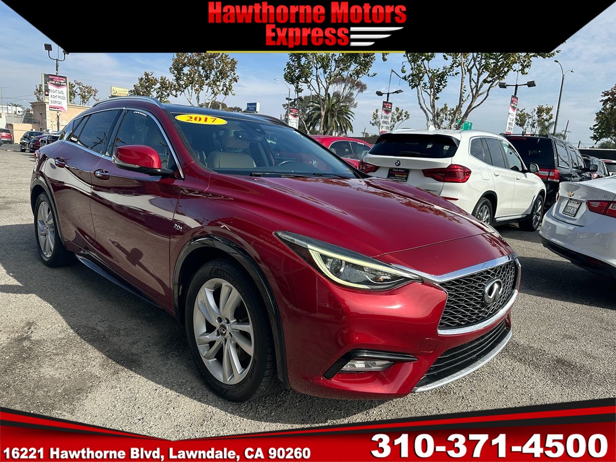 2017 INFINITI QX30 Premium