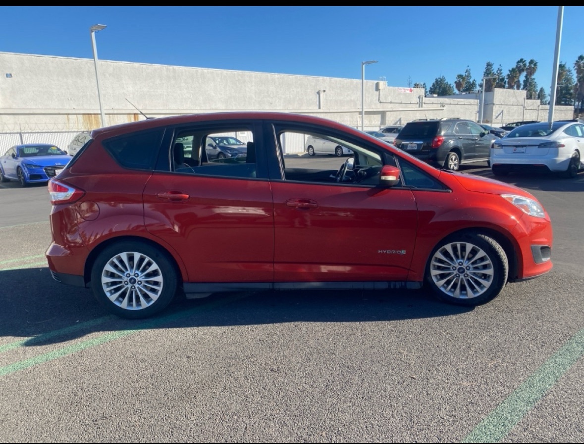 Ford C-Max's photo