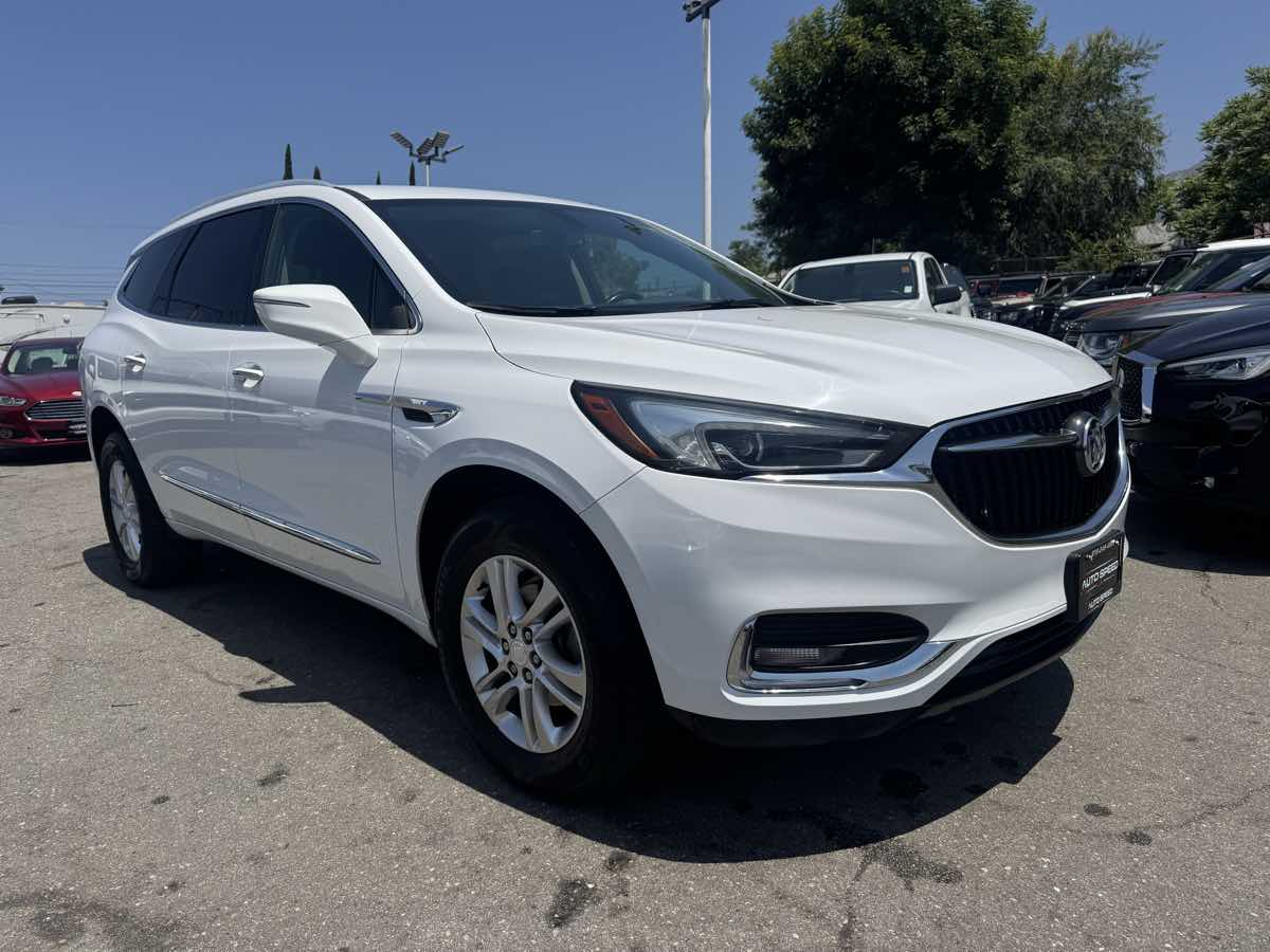 2018 Buick Enclave Essence's photo